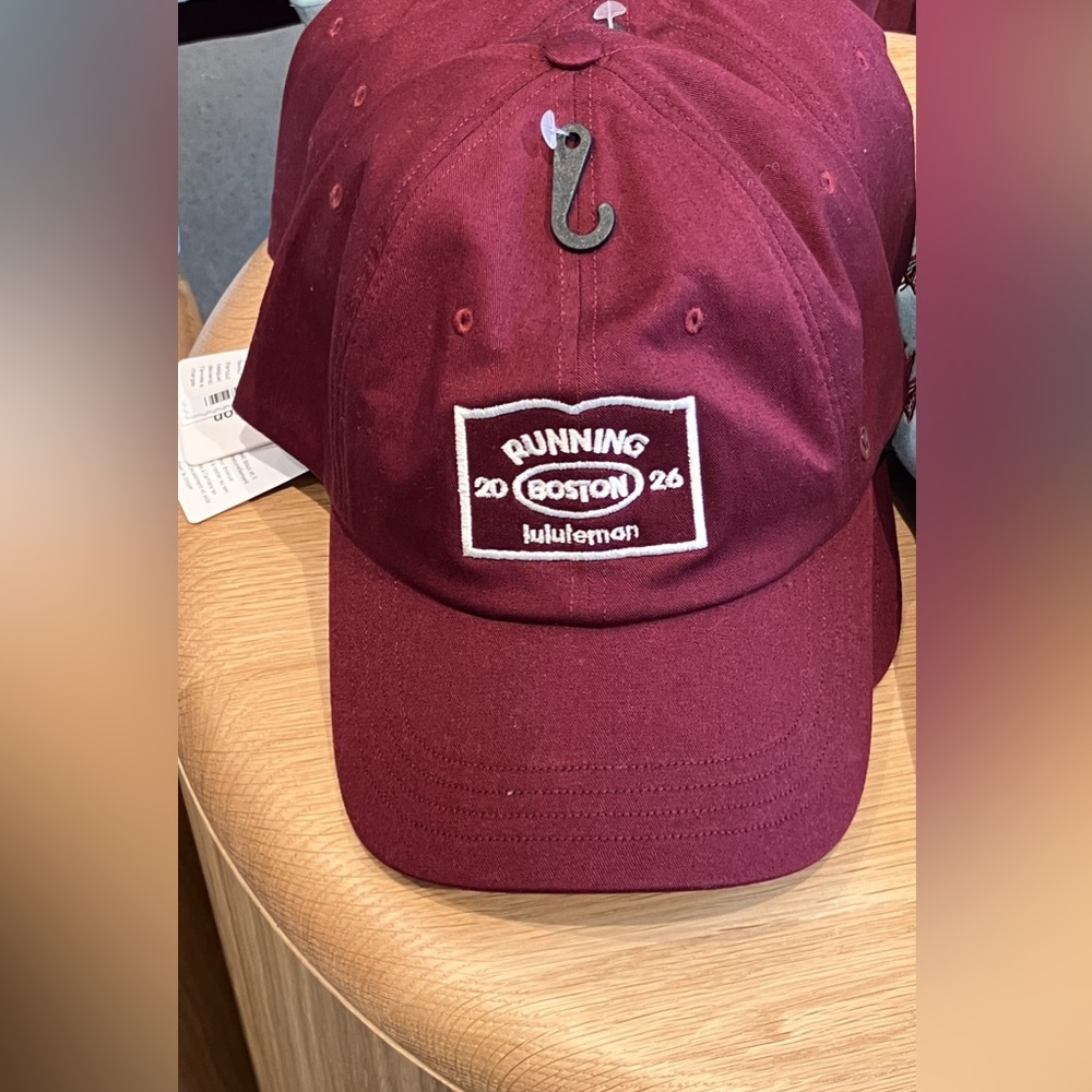 Lululemon Boston marathon running hat NWT